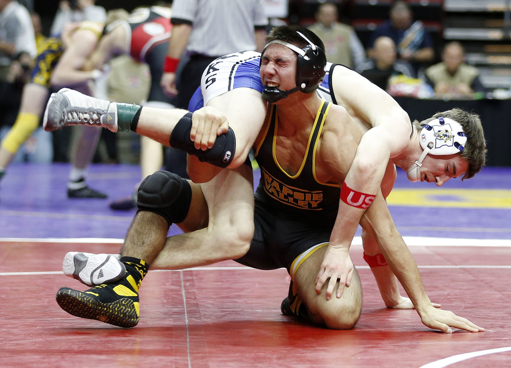 021518bp-state-wrestle-1a-09